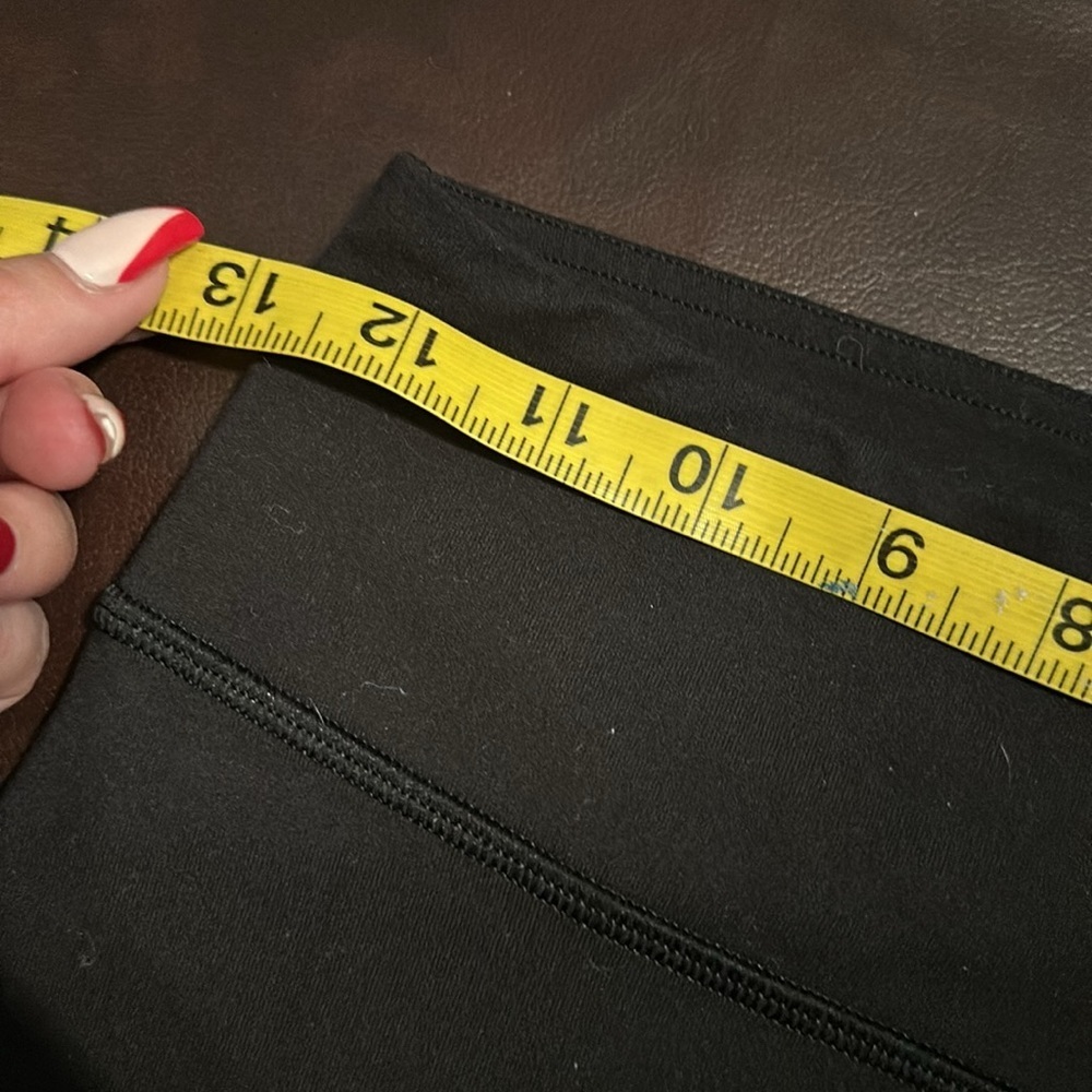 Lululemon crops - Picture 9 of 9